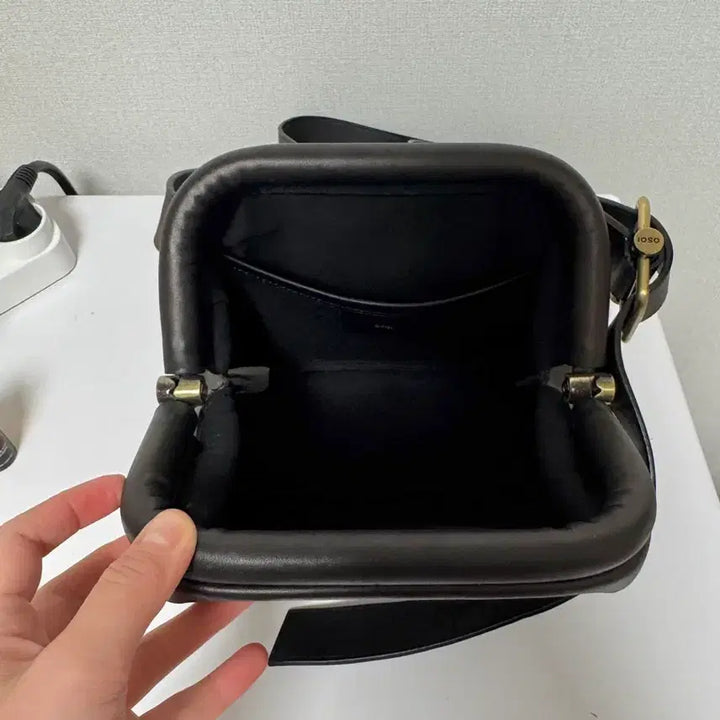 [BUNJANG] Osoi Brot Mini Black Bag / 오소이 미니 브로트 블랙 가방