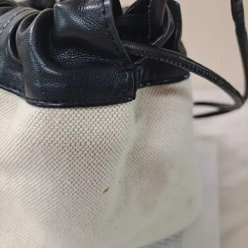 [BUNJANG] Jil Sander Canvas Drawstring Crossbody Bag / Jil Sander 캔버스 드로스트링 크로스 바디백