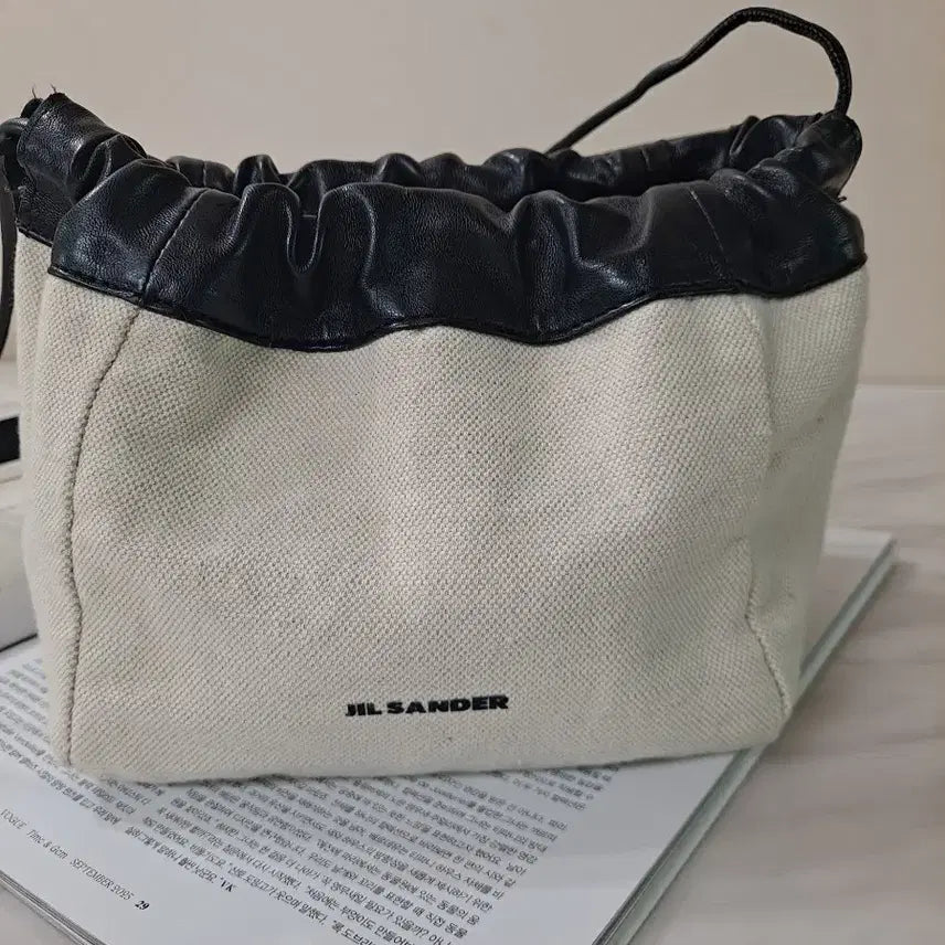 [BUNJANG] Jil Sander Canvas Drawstring Crossbody Bag / Jil Sander 캔버스 드로스트링 크로스 바디백