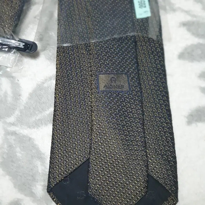 [BUNJANG] Aigner Navy Gold Pattern Tie / 아이그너 네이비 골드 패턴 넥타이