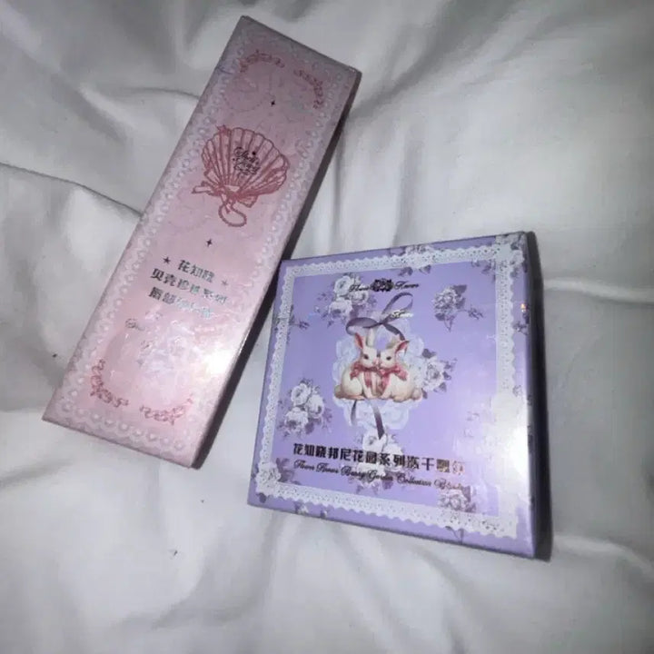 [BUNJANG] Flower Knows Bunny Garden Embossed Blusher 04 / 플라워노즈 버니가든 엠보싱 블러셔 04호