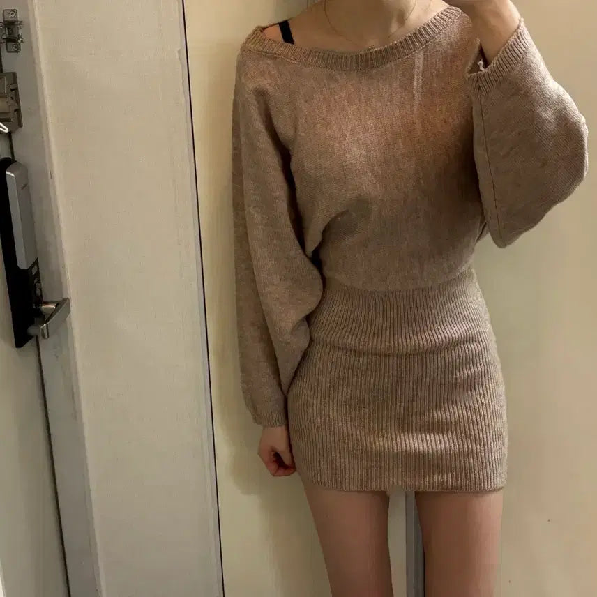[BUNJANG] Generic Mini Knit Off-Shoulder Boat Neck Dress / 가오리 미니 니트 원피스 오프숄더 보트넥 에이블리