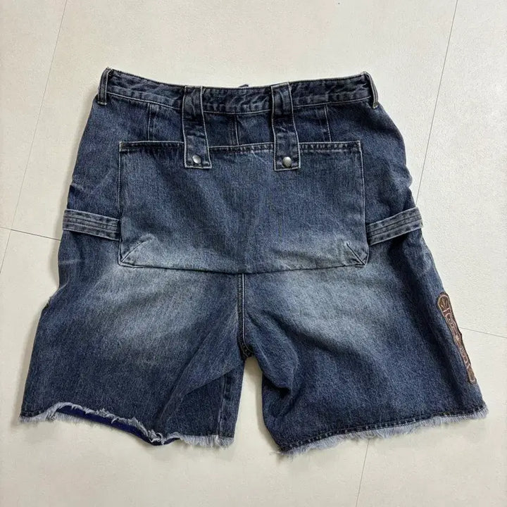 [SOLD OUT] 카락터 고블린 데님 버뮤다 쇼츠 빈티지 블루