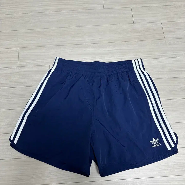 [BUNJANG] Adidas Adicolor Classic Sprinter Shorts - Navy / 아디다스 adidas 아디컬러 클래식 스프린터 쇼츠 네이비
