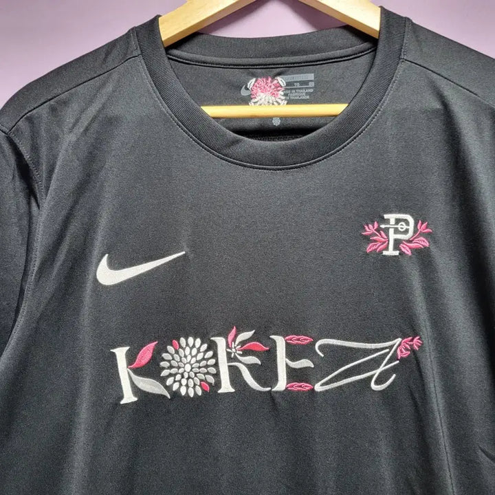 [BUNJANG] Nike Korea Floral Embroidery Black Mesh T-shirt / 오버더피치 나이키 KOREA 플라원 자수 블랙 반팔 티셔츠