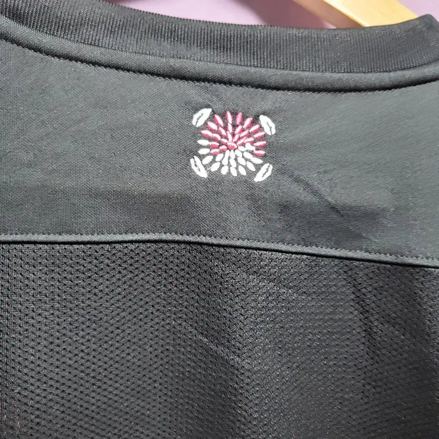 [BUNJANG] Nike Korea Floral Embroidery Black Mesh T-shirt / 오버더피치 나이키 KOREA 플라원 자수 블랙 반팔 티셔츠