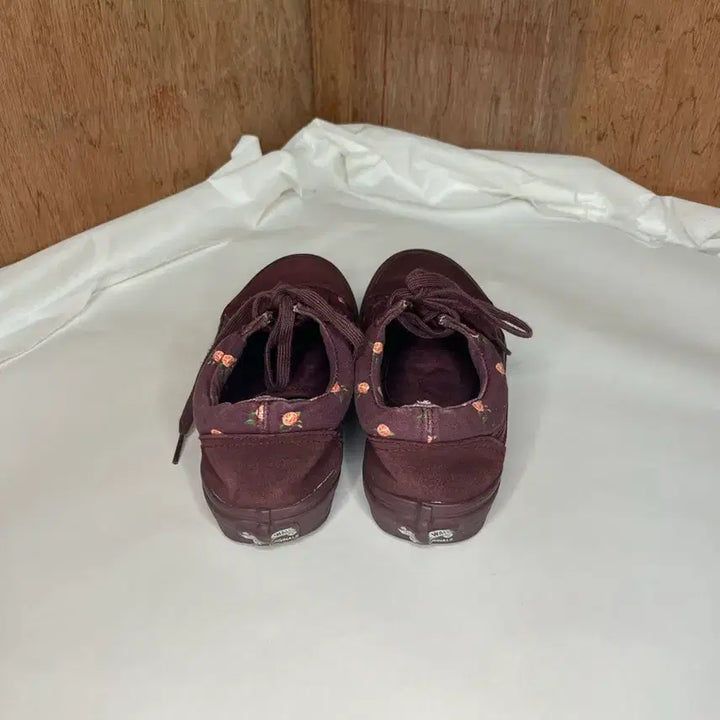 [BUNJANG] Undercover Vans Old Skool Rose Embroidery Sneakers / 언더커버 x 반스 올드스쿨 로즈 엠브로이더리 스니커즈