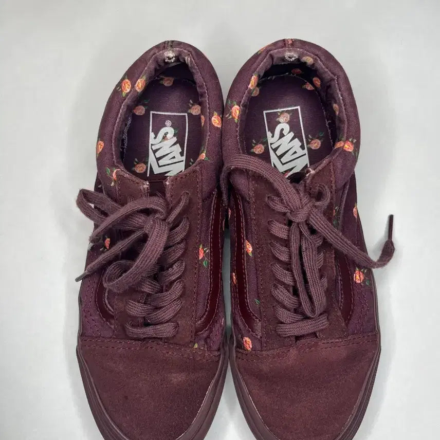 [BUNJANG] Undercover Vans Old Skool Rose Embroidery Sneakers / 언더커버 x 반스 올드스쿨 로즈 엠브로이더리 스니커즈