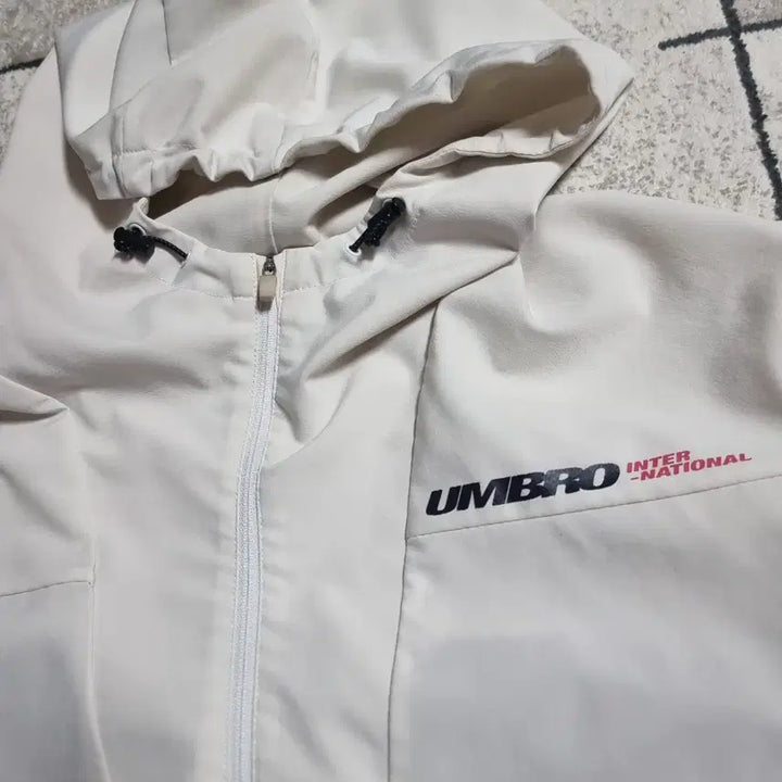 [BUNJANG] Umbro Half-Zip Anorak Windbreaker White (Size 110 XXL) / 엄브로 반집업 하프집업 아노락 바람막이 화이트 사이즈 110 XXL