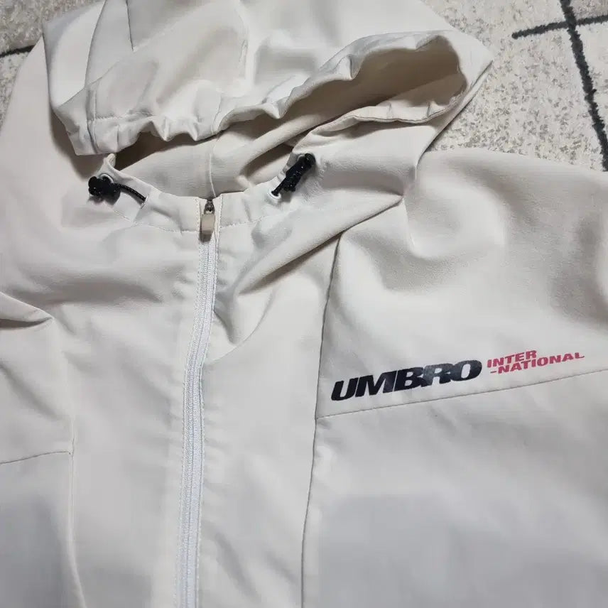 [BUNJANG] Umbro Half-Zip Anorak Windbreaker White (Size 110 XXL) / 엄브로 반집업 하프집업 아노락 바람막이 화이트 사이즈 110 XXL