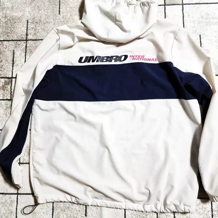 [BUNJANG] Umbro Half-Zip Anorak Windbreaker White (Size 110 XXL) / 엄브로 반집업 하프집업 아노락 바람막이 화이트 사이즈 110 XXL