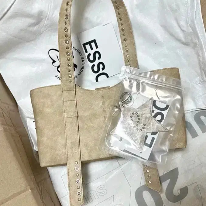 [BUNJANG] ESSO Shoulder Bag Beige with Star Keychain / ESSO 숄더백 베이지 + 별 키링