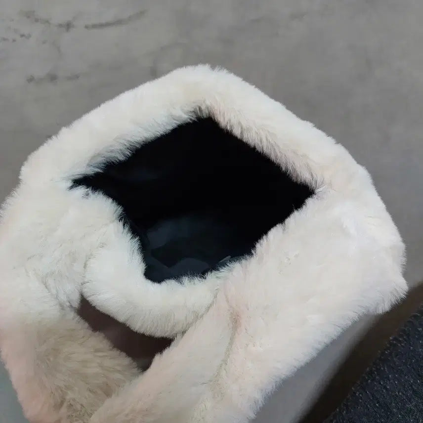 [BUNJANG] Cute Fur Tote Bag / 귀요미 털 손가방