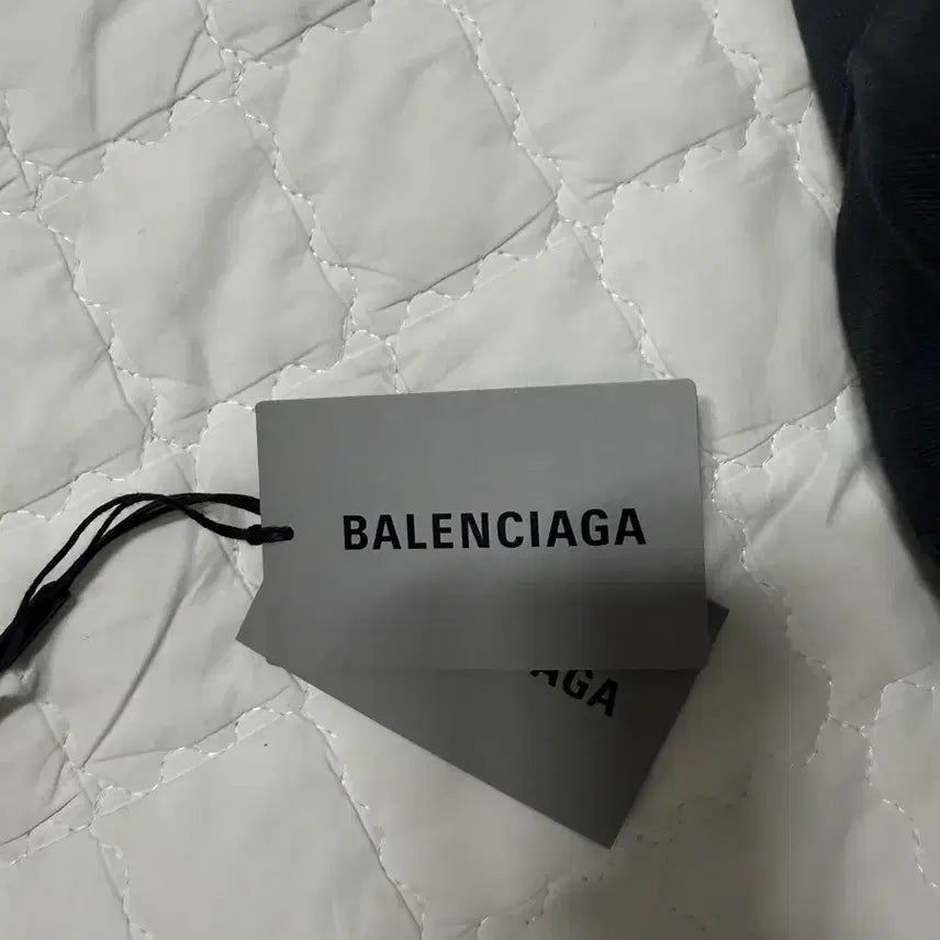 [BUNJANG] Balenciaga I Love Paris Black Ball Cap / 발렌시아가 I love Paris 볼캡 블랙