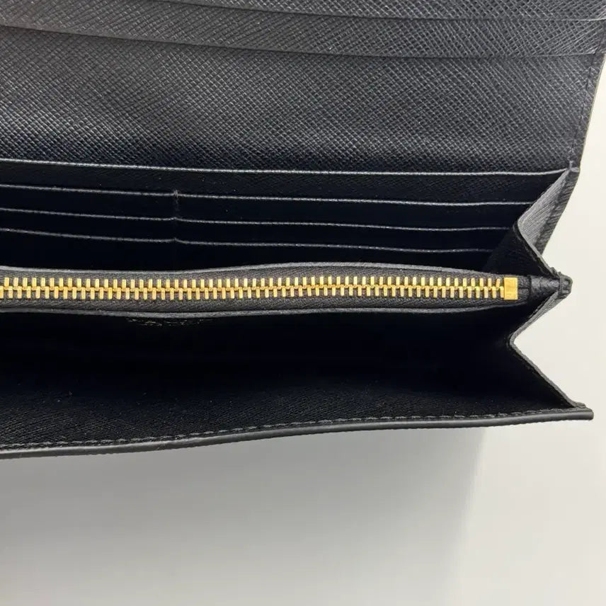 [BUNJANG] Prada Saffiano Monochrom Long Wallet / 프라다 사피아노 모노크롬 장지갑 올 블랙 1MH132