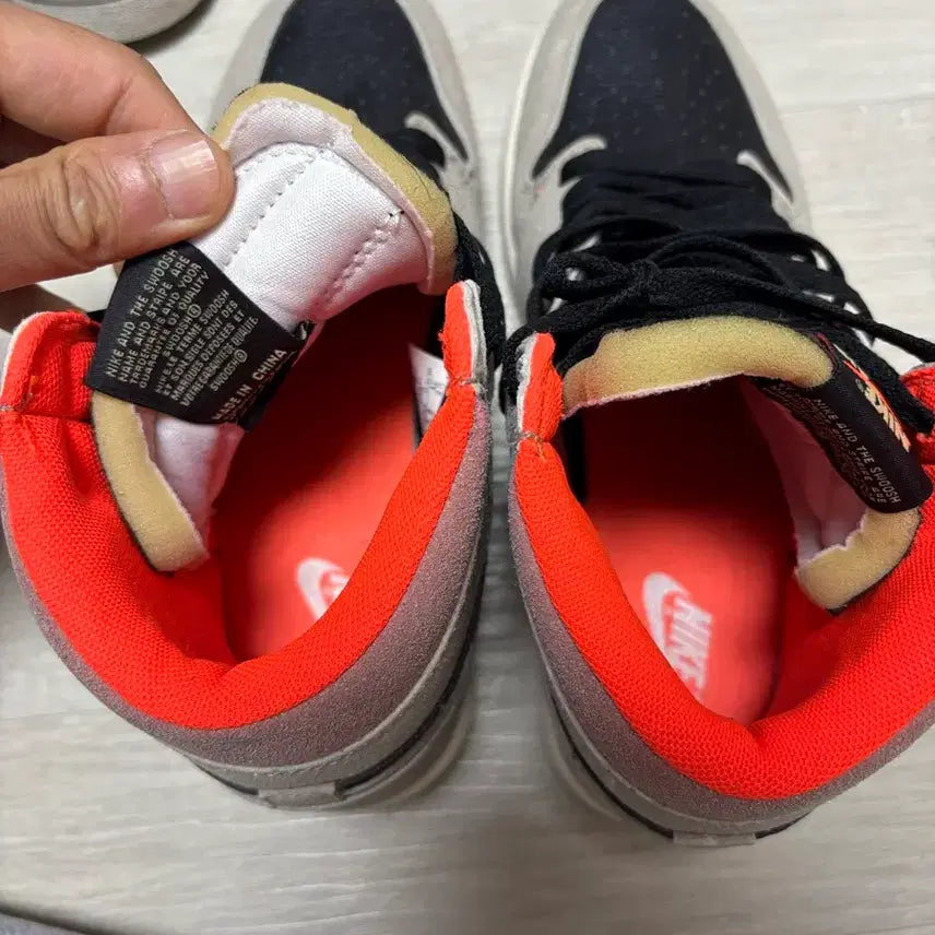 [BUNJANG] Jordan 1 Neutral Grey Hyper Crimson Sneakers / 조던 1 뉴트럴 그레이 하이퍼 크림슨