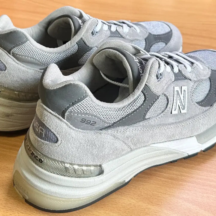 [SOLD OUT] NEW BALANCE 992 GREY
