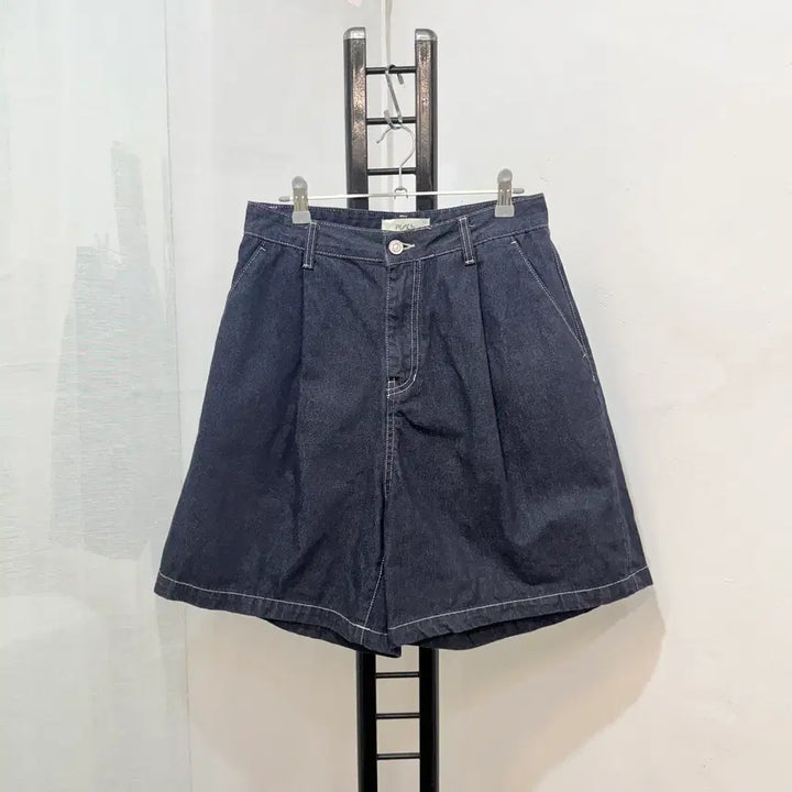 [BUNJANG] PVCS Raw Denim High-Waist Bermuda Shorts / PVCS 프븏스 생지반바지 하이웨스트 버뮤다팬츠 청바지 데님  3638