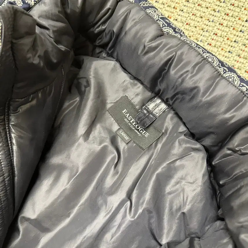 [BUNJANG] Eastlogue ECW Flight Paisley Padded Jacket / (L)이스트로그 ECW FLIGHT 페이즐리 패딩