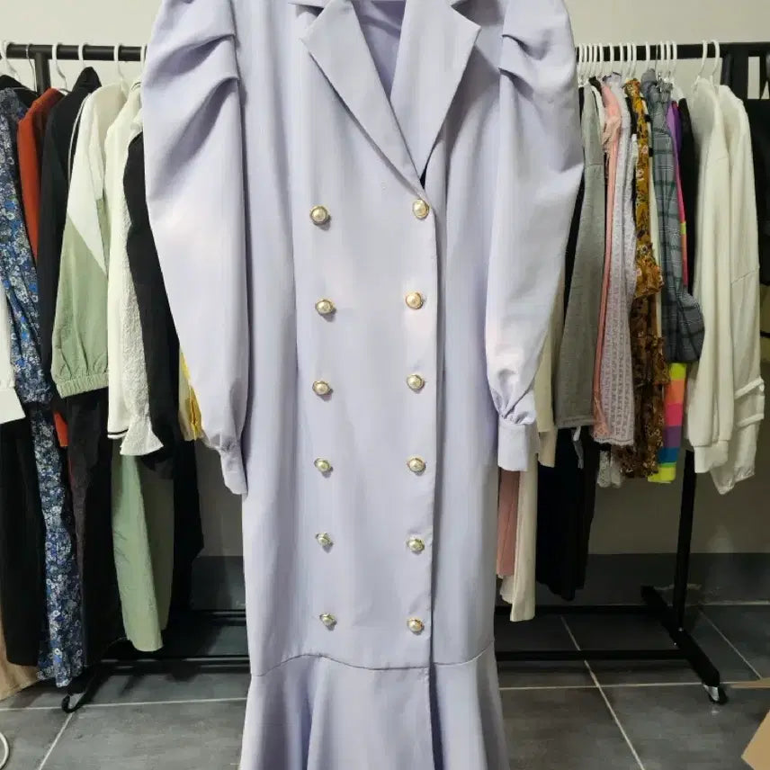 [SOLD OUT] 연보라색 금장 버튼 원피스