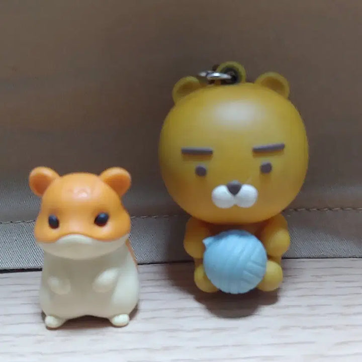 [BUNJANG] Kakao Friends Ryan Keychain &amp; Hamster Mini Figure Set / 카카오톡 라이온 열쇠고리 및 햄스터 미니피규어 2종