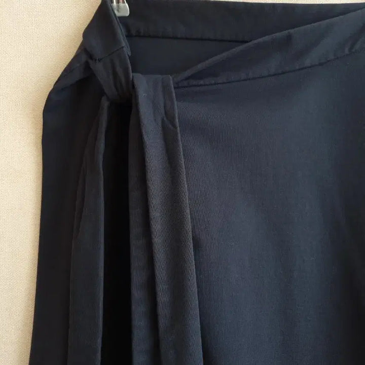 [BUNJANG] COS Long Unbalanced Wrap Skirt Navy / 코스 COS 랩 스타일 언발란스 롱 스커트 네이비
