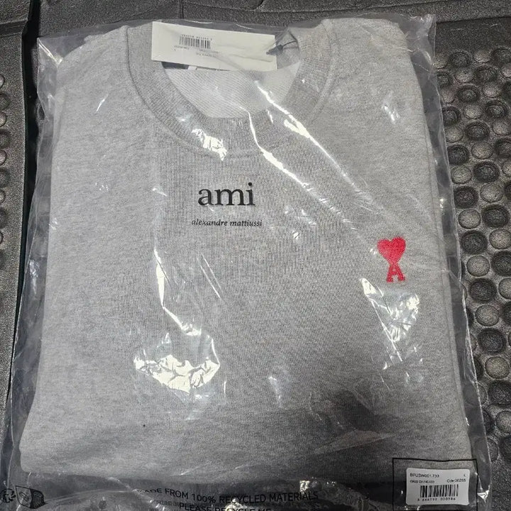[SOLD OUT] 아미 스몰 하트 로고 맨투맨 그레이 새상품L