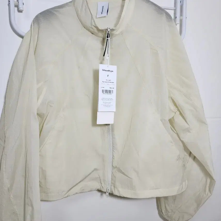 [SOLD OUT] 어반디타입 하이넥 윈드브레이커 바람막이