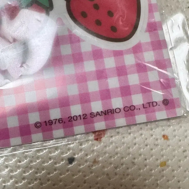 [BUNJANG] Vintage Classic Strawberry Kitty 3D Stickers / 고전 딸기 키티 입체스티커