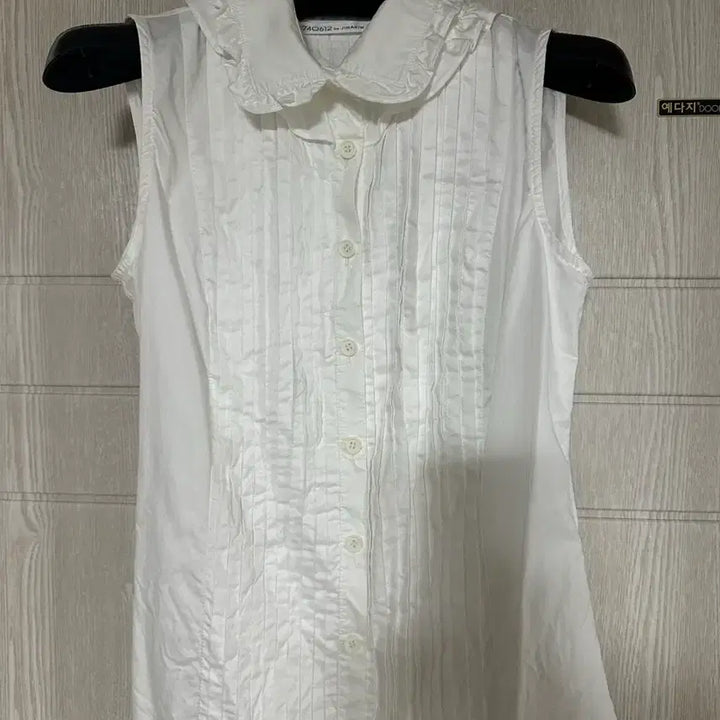 [BUNJANG] JINAKIM Frill Blouse / JINAKIM의 프릴 블라우스