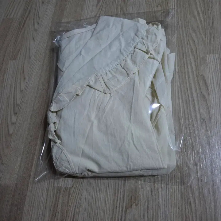 [BUNJANG] Sera Kara Blouse Shirt - New / 세라카라 블라우스셔츠 새옷