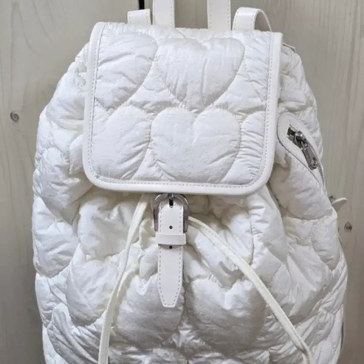 [BUNJANG] Juvine Heart Backpack Ivory / 쥬바인 하트 백팩 아이보리