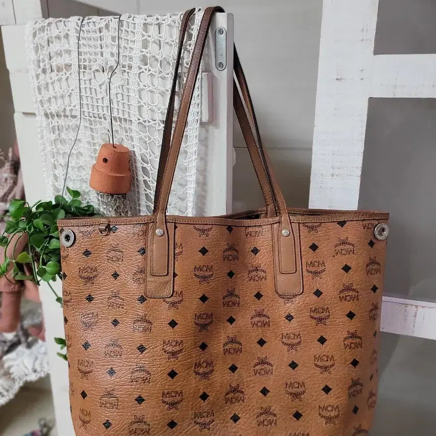 [SOLD OUT] MCM 로고 프린트 숄더백