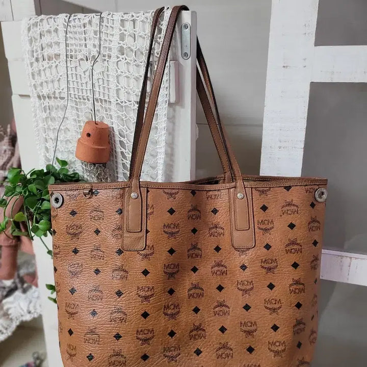 [SOLD OUT] MCM 로고 프린트 숄더백