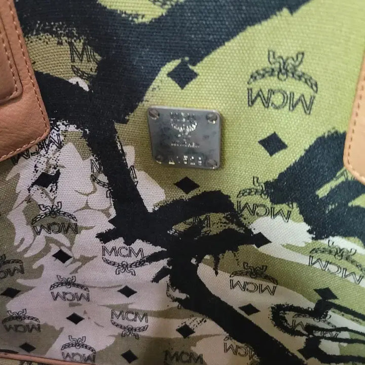 [SOLD OUT] MCM 로고 프린트 숄더백