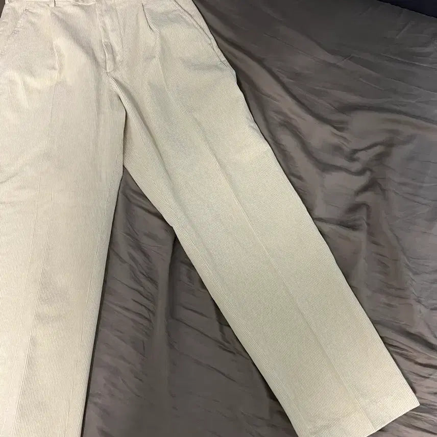 [BUNJANG] Uniqlo Corduroy Pants White XS / 유니클로 코듀로이 골덴바지 새상품