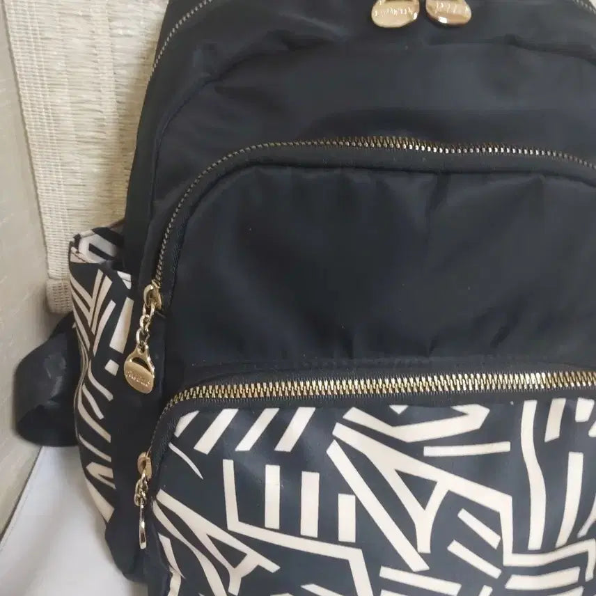 [BUNJANG] Joseph and Stacey Patterned Black Backpack / 조셉앤스테이시 블랙 패턴 백팩