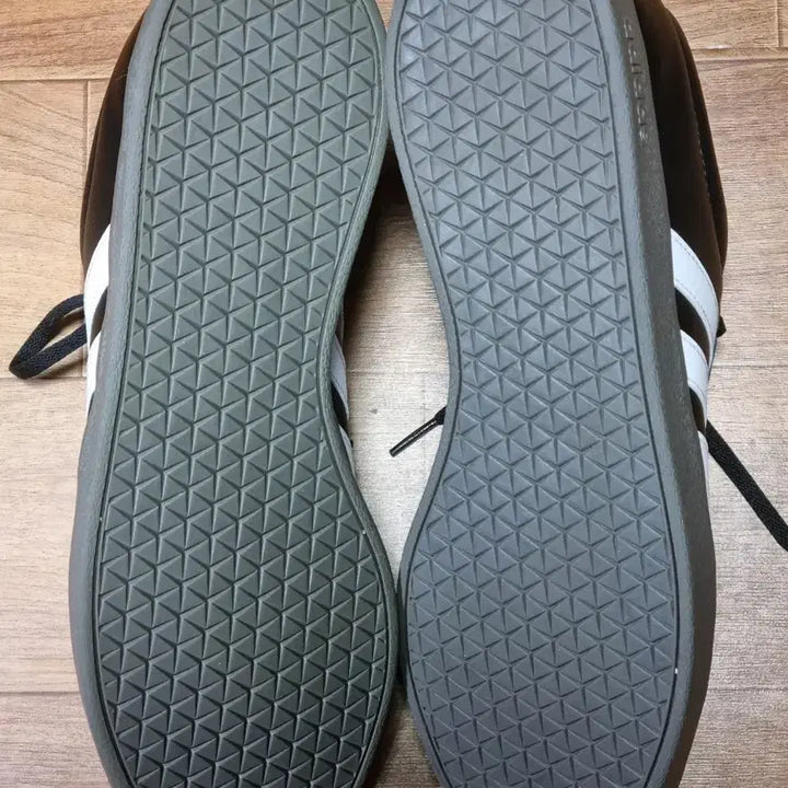 [SOLD OUT] 아디다스 VL Court 베이스 운동화 280mm