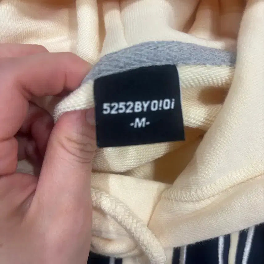 [BUNJANG] 5252 by OIOI Hoodie Cream / 오아이오아이 후드티셔츠 크림