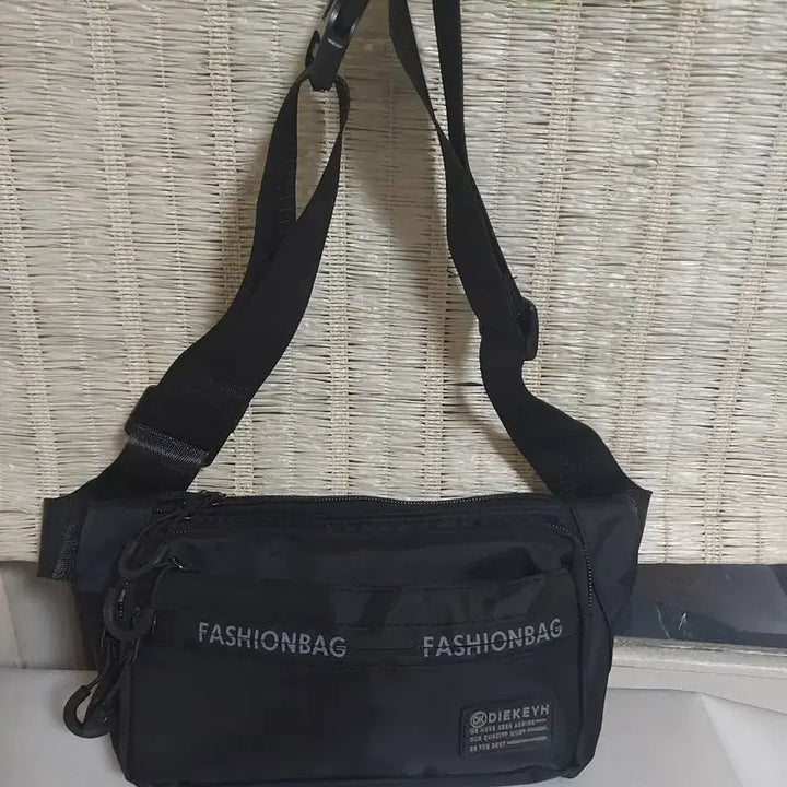 [SOLD OUT] 새제품)패션 검정색 웨이스트 힙색 가방