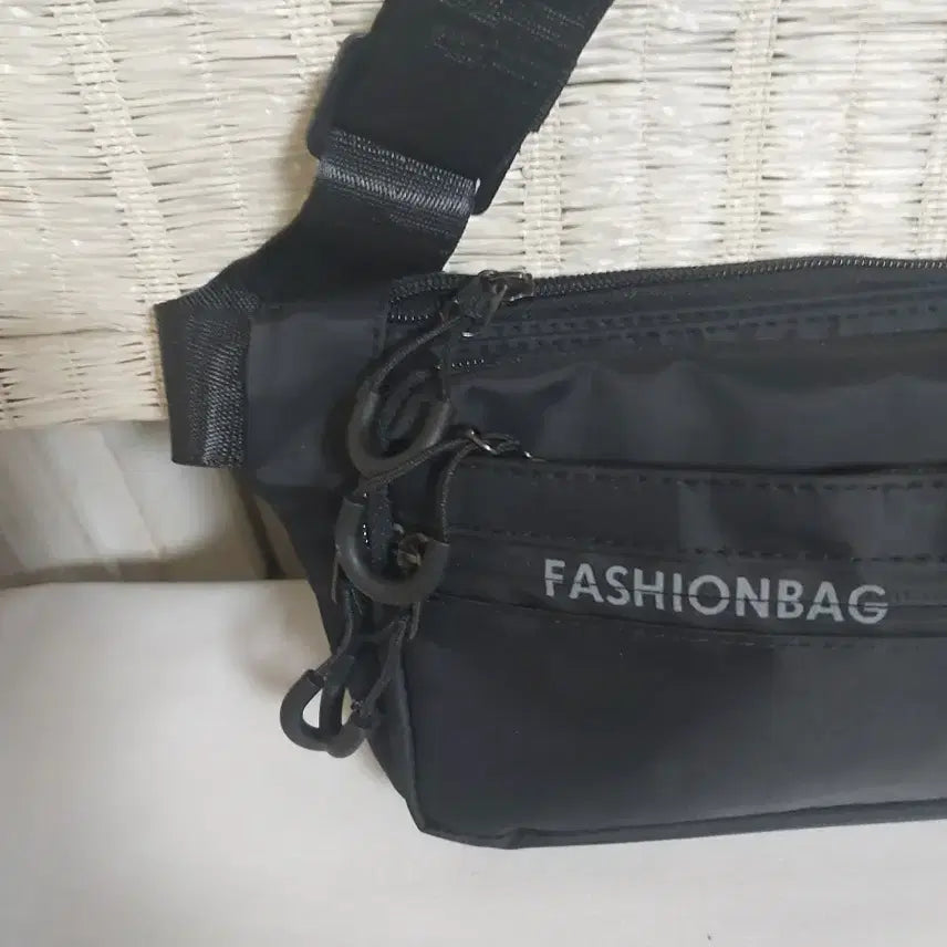 [SOLD OUT] 새제품)패션 검정색 웨이스트 힙색 가방