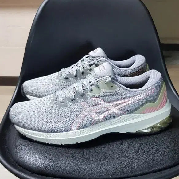 [SOLD OUT] 아식스 GT-1000 그레이 핑크 운동화255