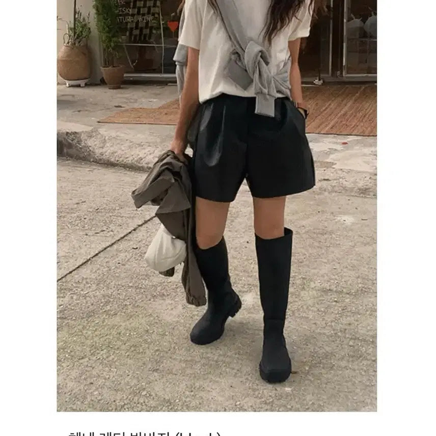 [BUNJANG] Leather Pintuck Back-Banding Shorts / 레더 핀턱 뒷밴딩 반바지
