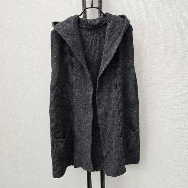 [BUNJANG] FARBE Charcoal Hooded Long Vest / FARBE 파르베 차콜 후드 롱 조끼