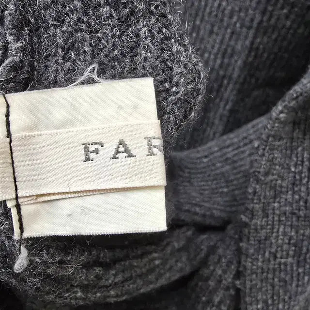 [BUNJANG] FARBE Charcoal Hooded Long Vest / FARBE 파르베 차콜 후드 롱 조끼