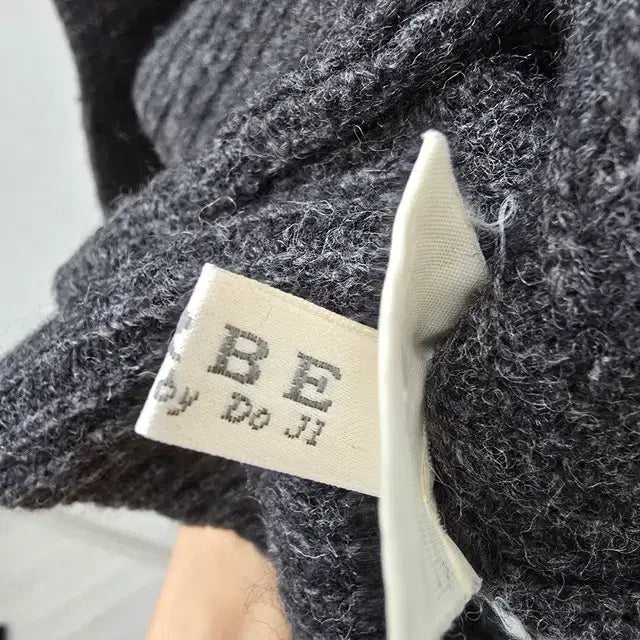 [BUNJANG] FARBE Charcoal Hooded Long Vest / FARBE 파르베 차콜 후드 롱 조끼