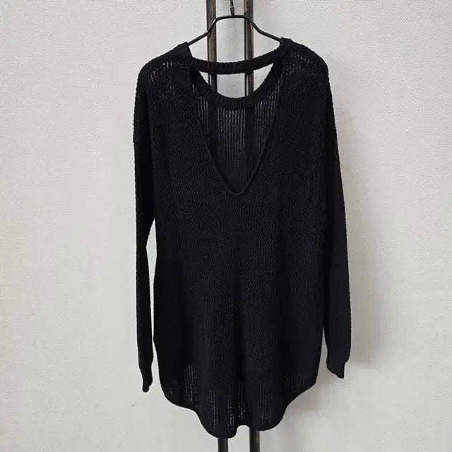 [BUNJANG] FOREVER 21 Black Back Slit Knit Top / FOREVER 21 포에버21 블랙 뒤 트임 섹시 니트