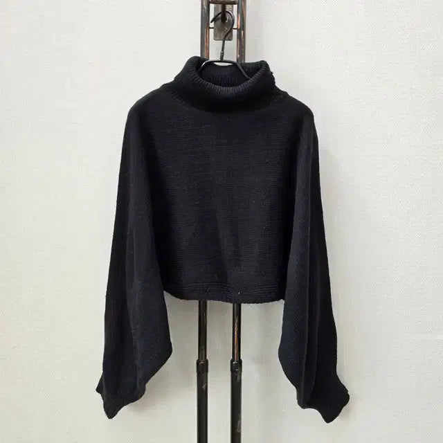 [BUNJANG] Black Cape Style Turtleneck Knit Sweater / 블랙 망토 스타일 폴라 니트