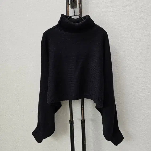 [BUNJANG] Black Cape Style Turtleneck Knit Sweater / 블랙 망토 스타일 폴라 니트
