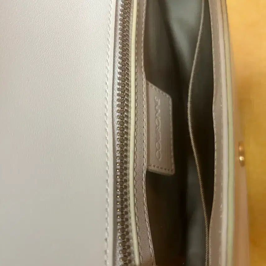 [BUNJANG] Couronne Saddle Bag Ivory Crossbody Bag / 쿠론 새들백 아이보리 크로스백